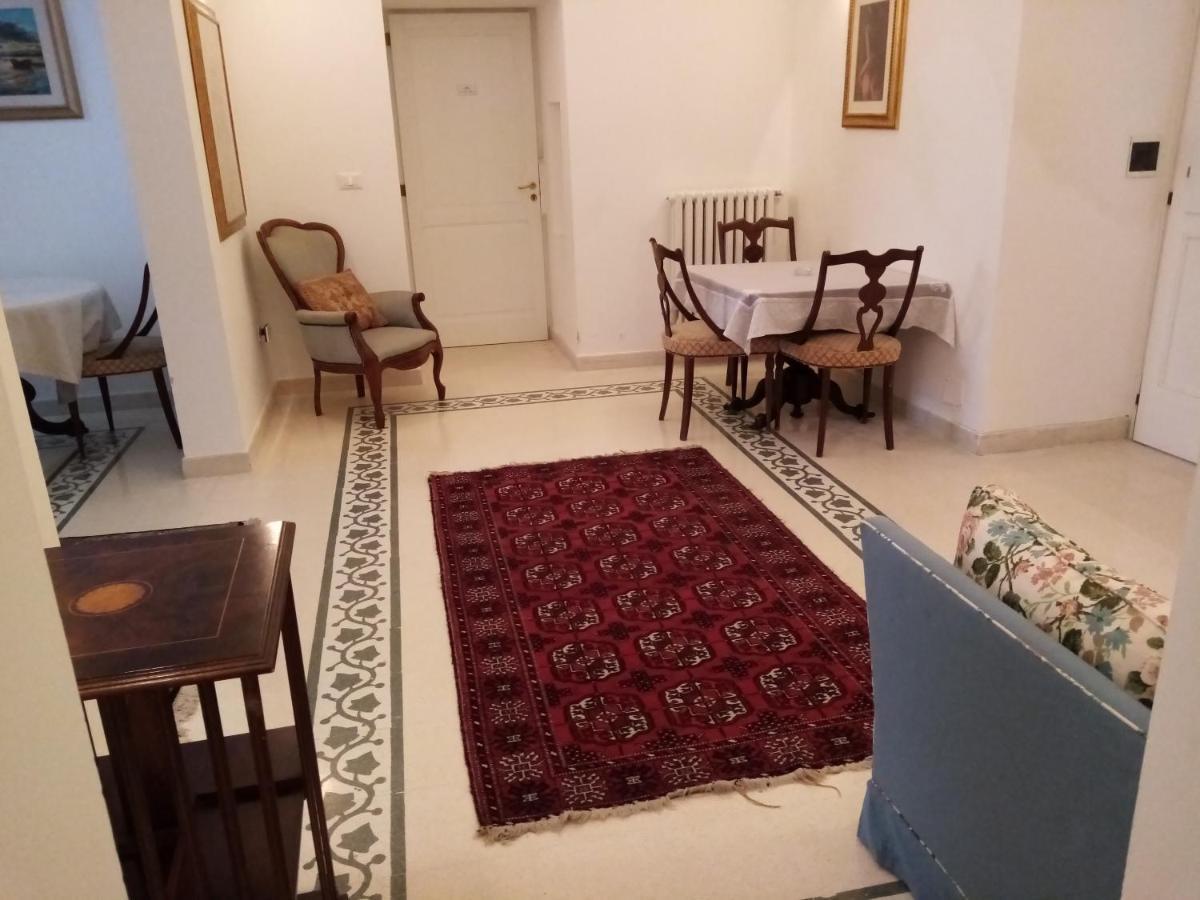Dimora Storica Le Perle Bed & Breakfast Лече Екстериор снимка