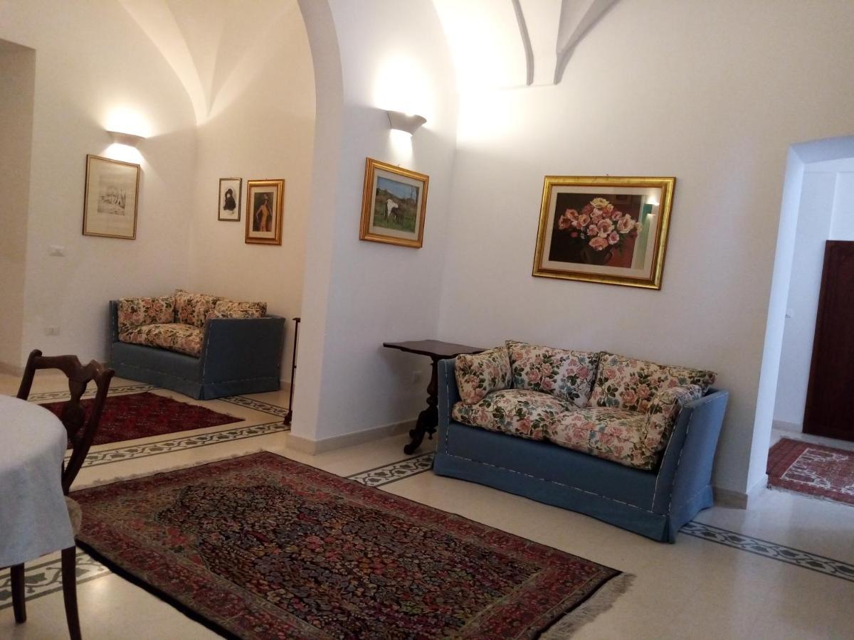 Dimora Storica Le Perle Bed & Breakfast Лече Екстериор снимка
