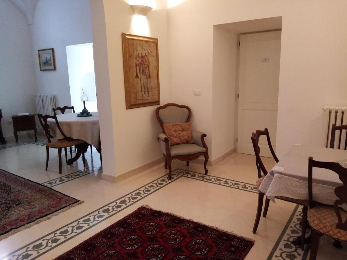 Dimora Storica Le Perle Bed & Breakfast Лече Екстериор снимка