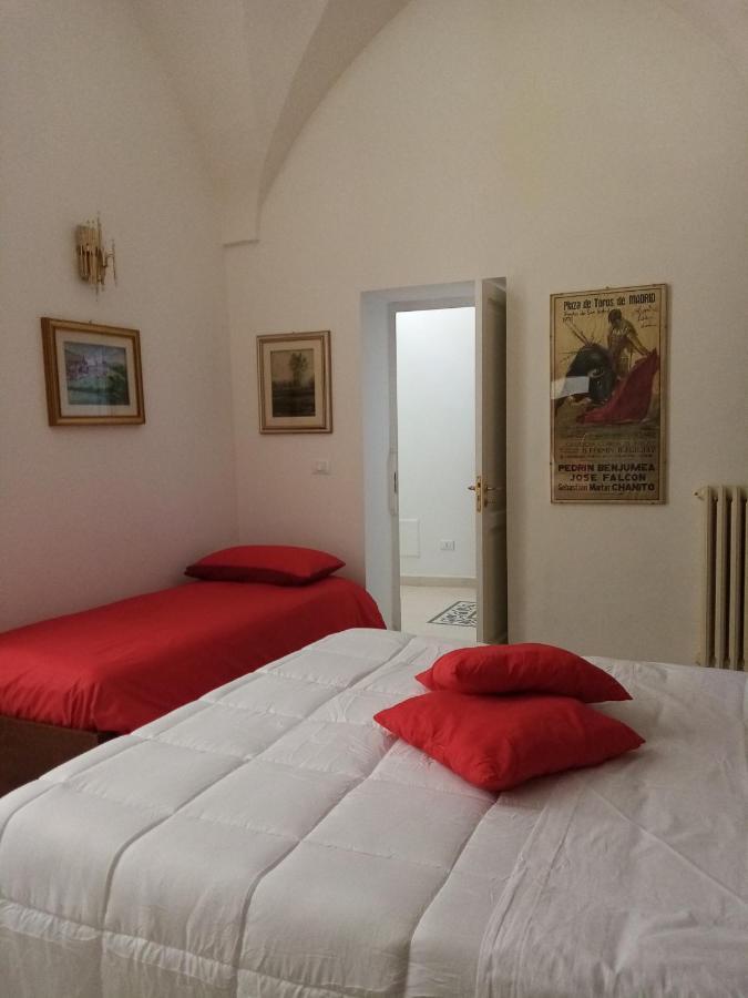 Dimora Storica Le Perle Bed & Breakfast Лече Екстериор снимка