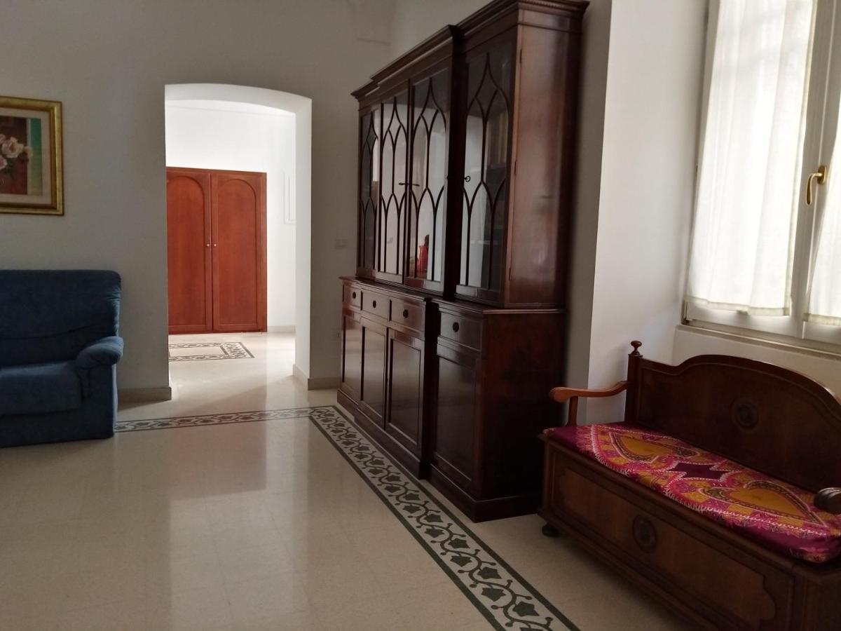 Dimora Storica Le Perle Bed & Breakfast Лече Екстериор снимка