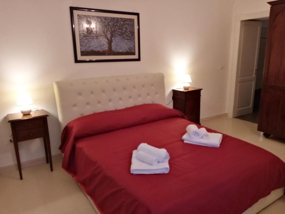 Dimora Storica Le Perle Bed & Breakfast Лече Екстериор снимка