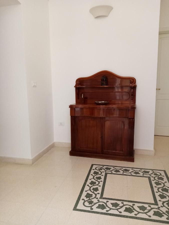 Dimora Storica Le Perle Bed & Breakfast Лече Екстериор снимка
