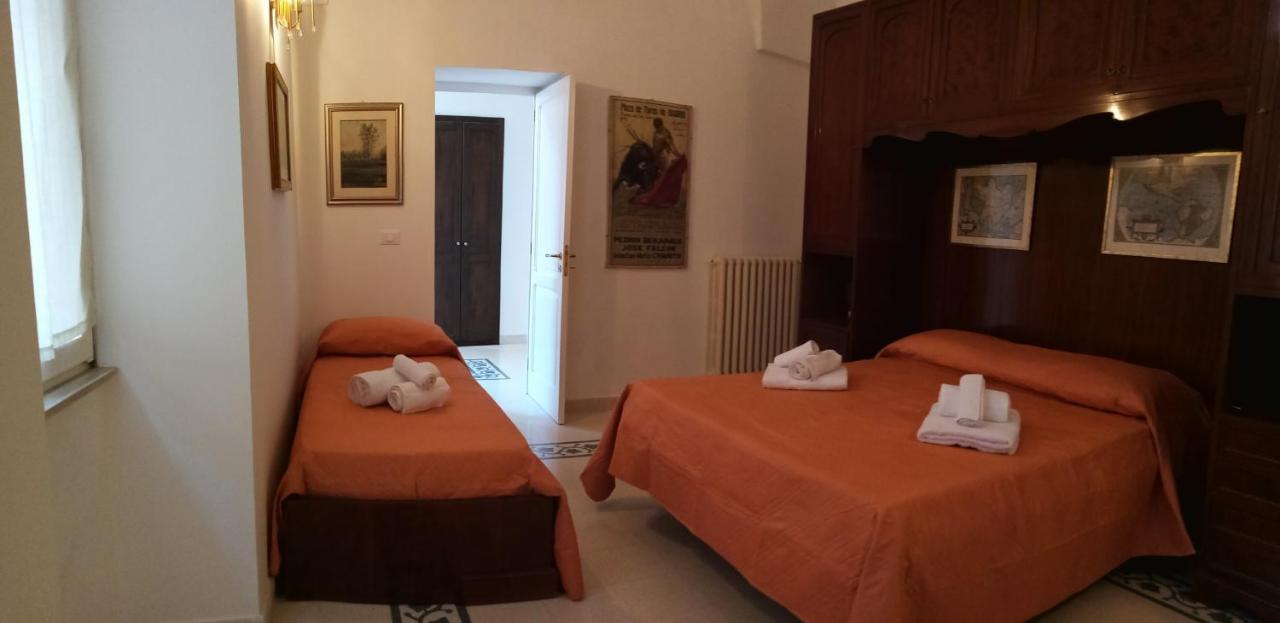Dimora Storica Le Perle Bed & Breakfast Лече Екстериор снимка