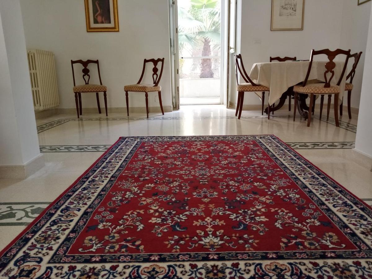 Dimora Storica Le Perle Bed & Breakfast Лече Екстериор снимка