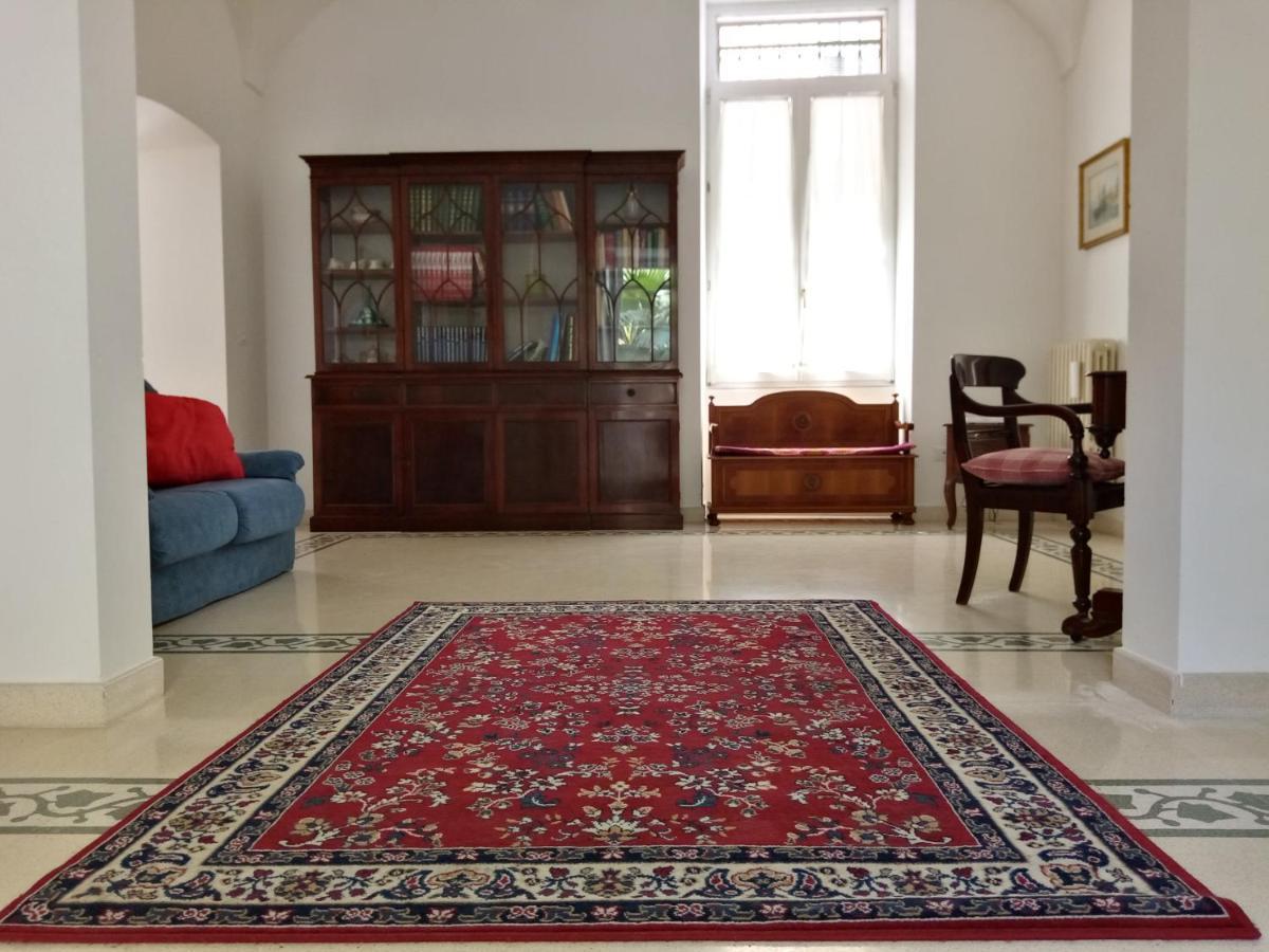 Dimora Storica Le Perle Bed & Breakfast Лече Екстериор снимка