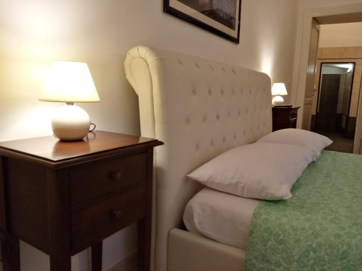 Dimora Storica Le Perle Bed & Breakfast Лече Екстериор снимка