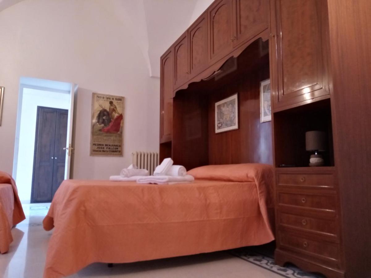 Dimora Storica Le Perle Bed & Breakfast Лече Екстериор снимка