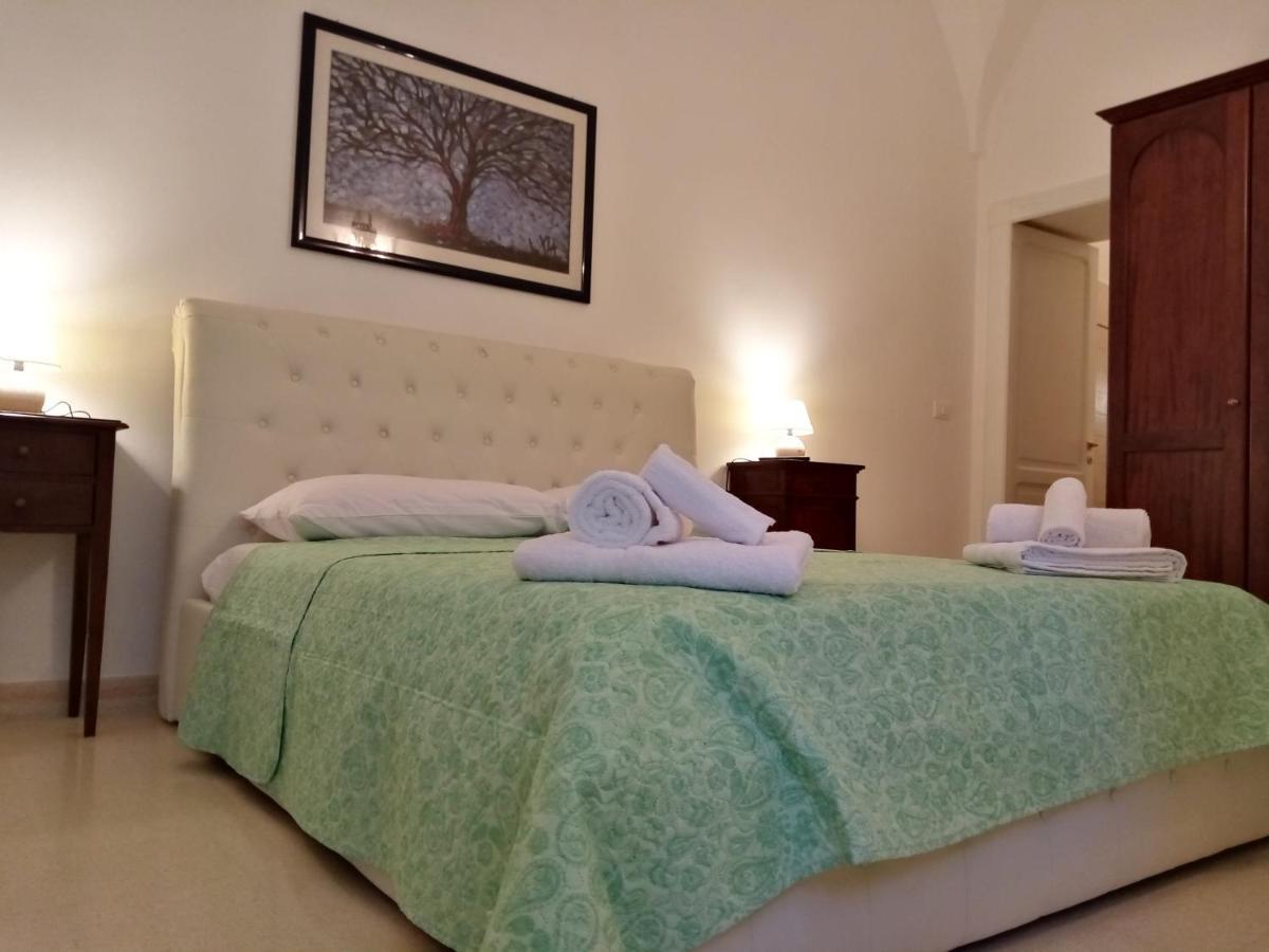Dimora Storica Le Perle Bed & Breakfast Лече Екстериор снимка