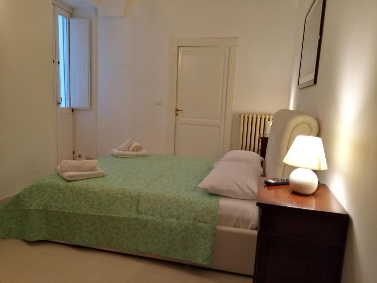Dimora Storica Le Perle Bed & Breakfast Лече Екстериор снимка