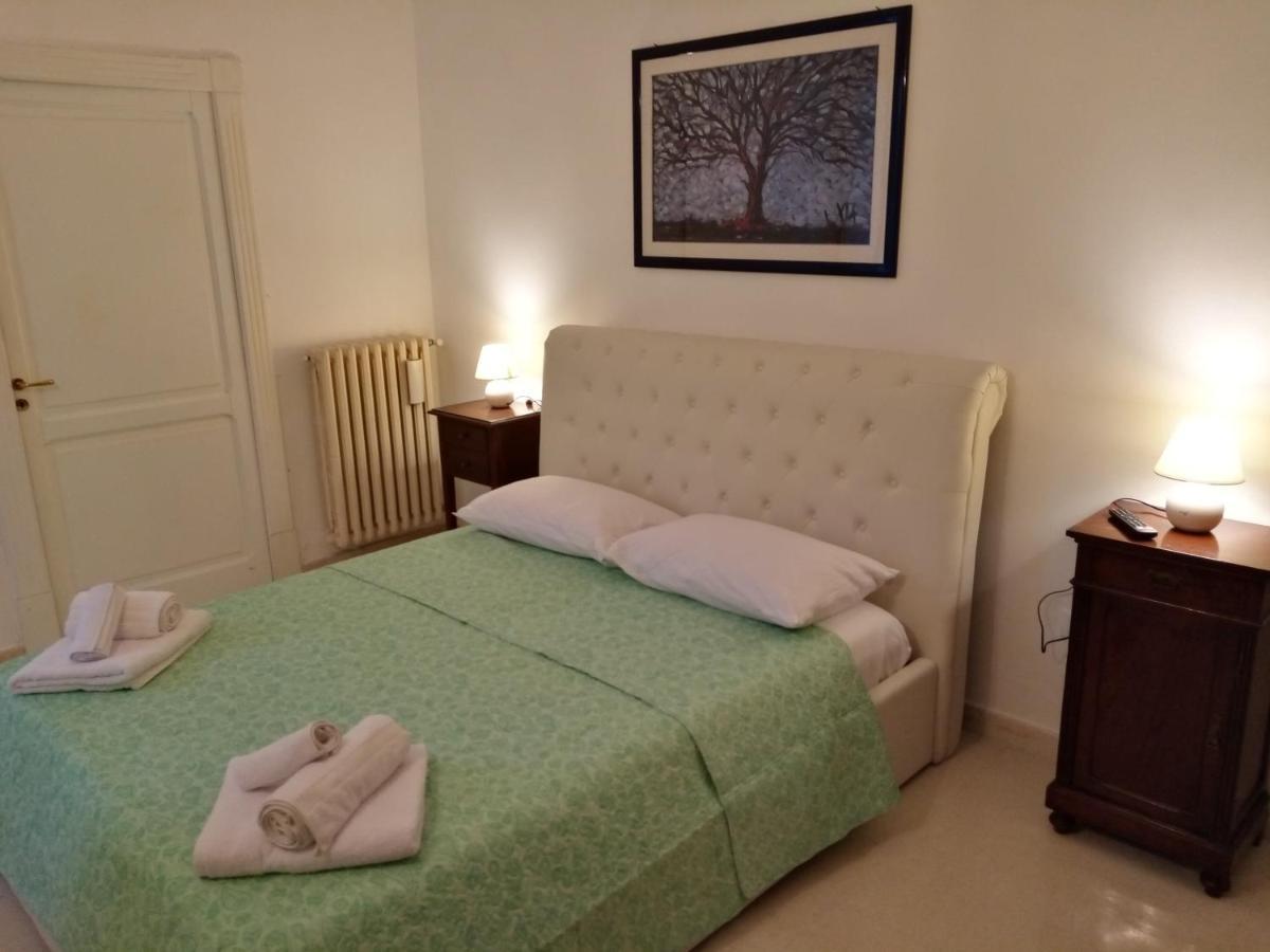 Dimora Storica Le Perle Bed & Breakfast Лече Екстериор снимка