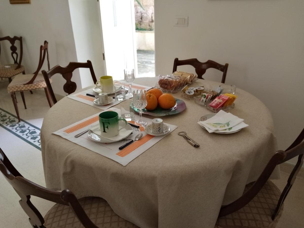 Dimora Storica Le Perle Bed & Breakfast Лече Екстериор снимка